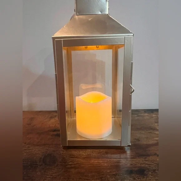 Lantern - Picture 4 of 5